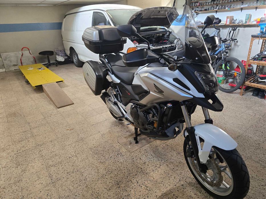 Honda NC750X com 5000 km´s em excelente estado