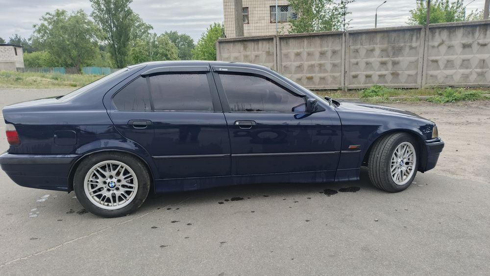 Продам Бмв е36 м50б20 АКПП