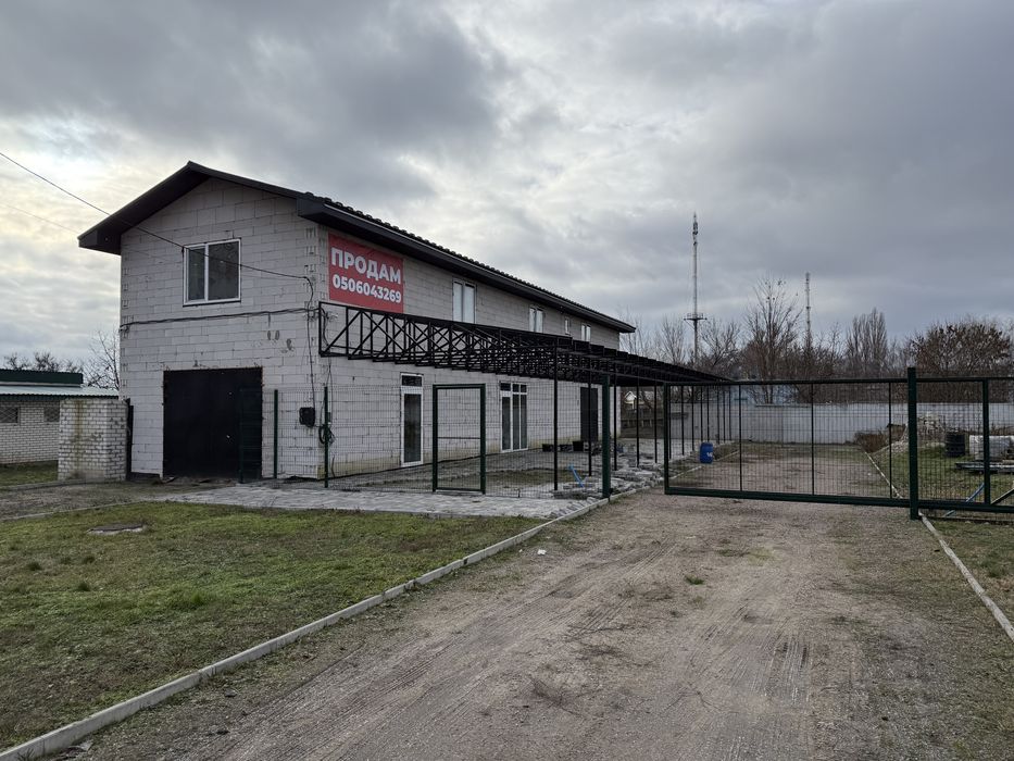 Продаж будинку, комерційного приміщення, гаражу, 300м2