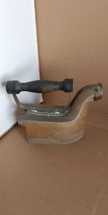 Ferro antigo de latão miniatura de brincar