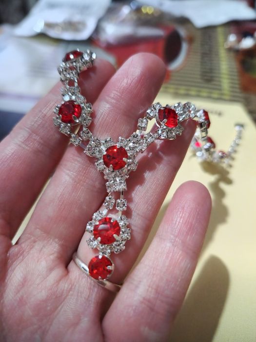 Весільна святкова біжутерія