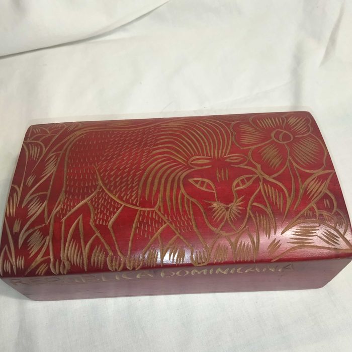 Подарунок коханій - шкатулка ручної роботи з Домінікани