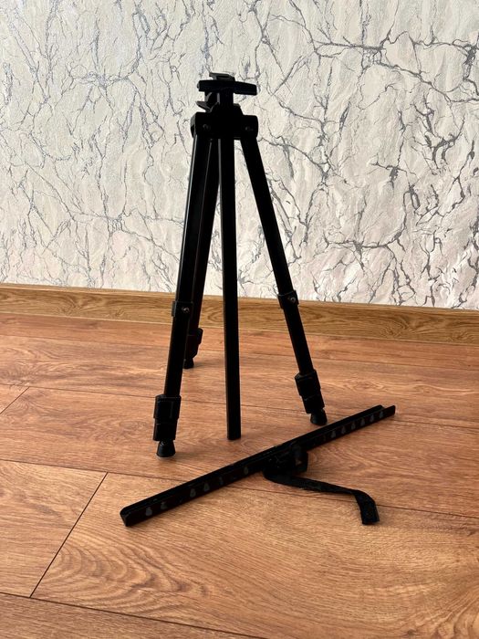 Мольберт-тринога