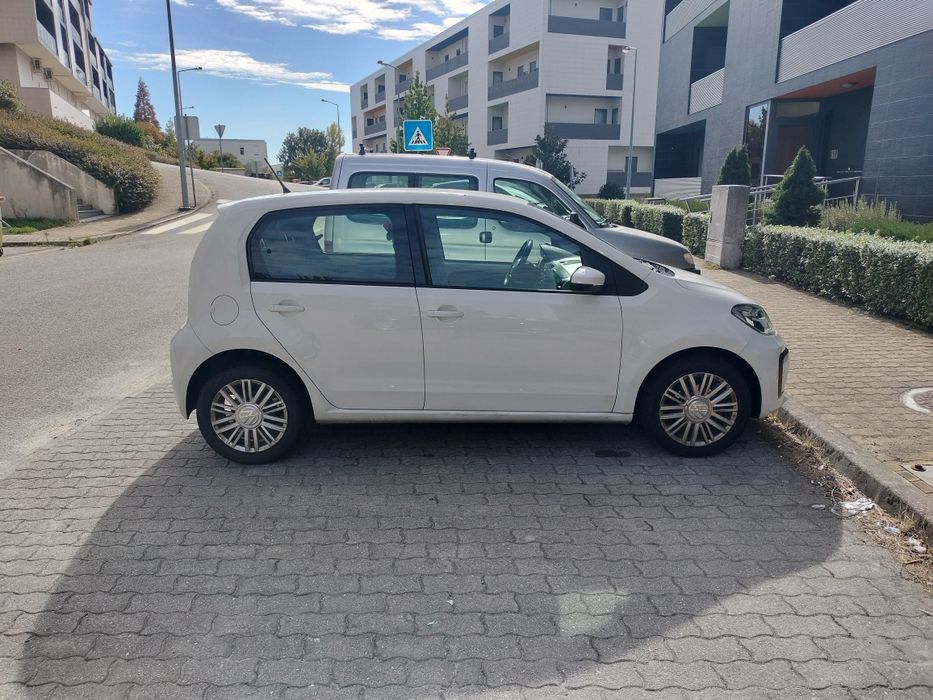 Volkswagen Up! 1.0 BMT Move! (2017) – 5 Portas, Económico! — photo 4