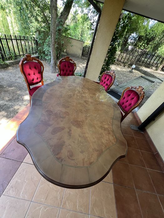 Stół z 4 krzesłami