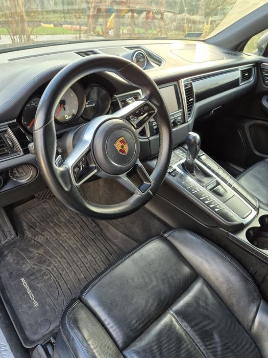 Porshe maccan s 2014