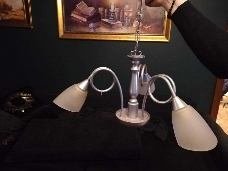 Żyrandol trójramienny