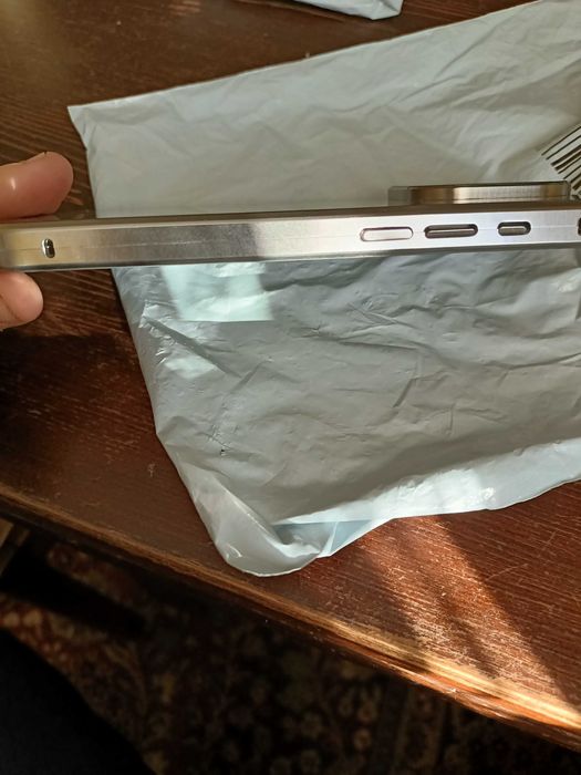 Matowy, odporny na wstrząsy futerał na zbroję do iPhone'a 15Pro Max