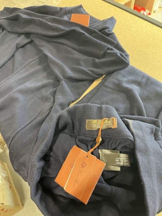 Продам костюм Lora Piana