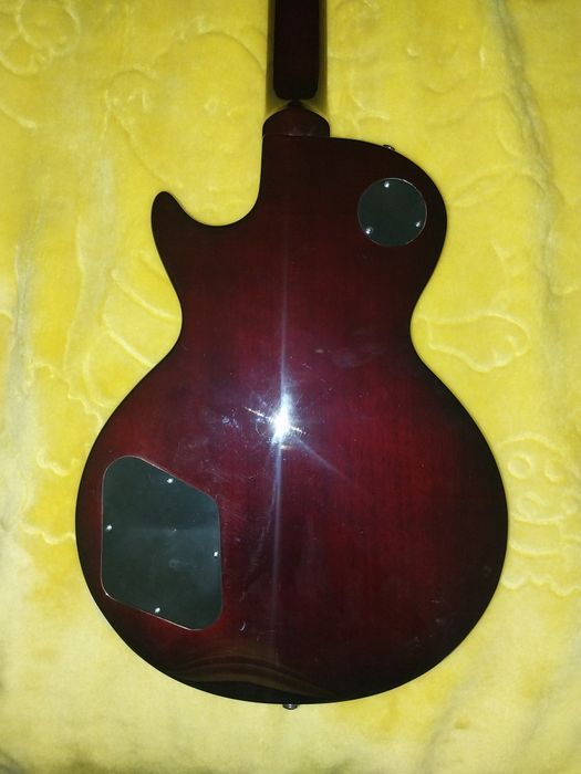 Guitarra Les Paul completamente upgraded