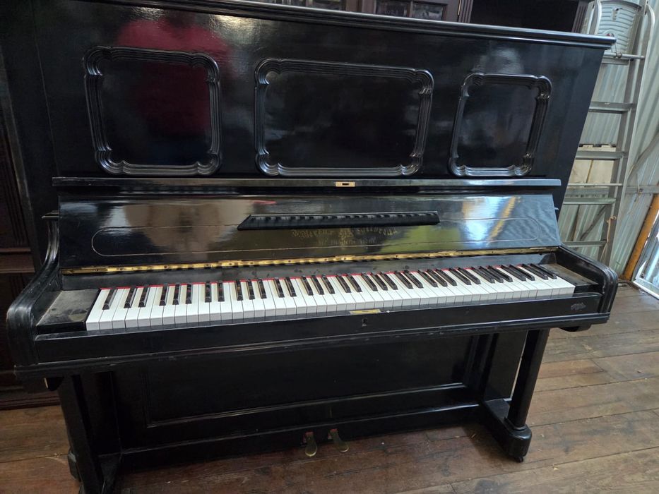 Piano alemão em bom estado