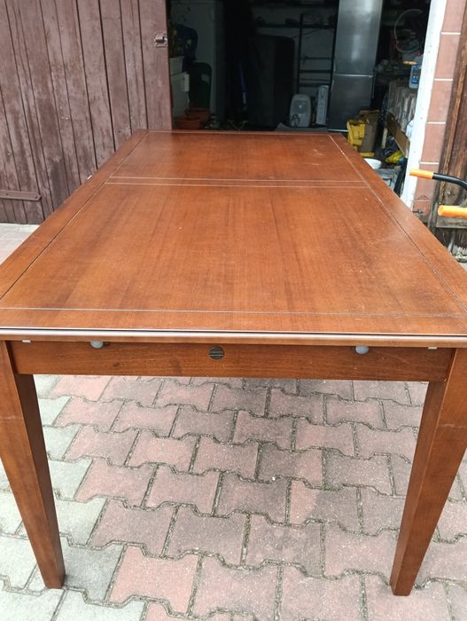 Sprzedam stół i krzesła