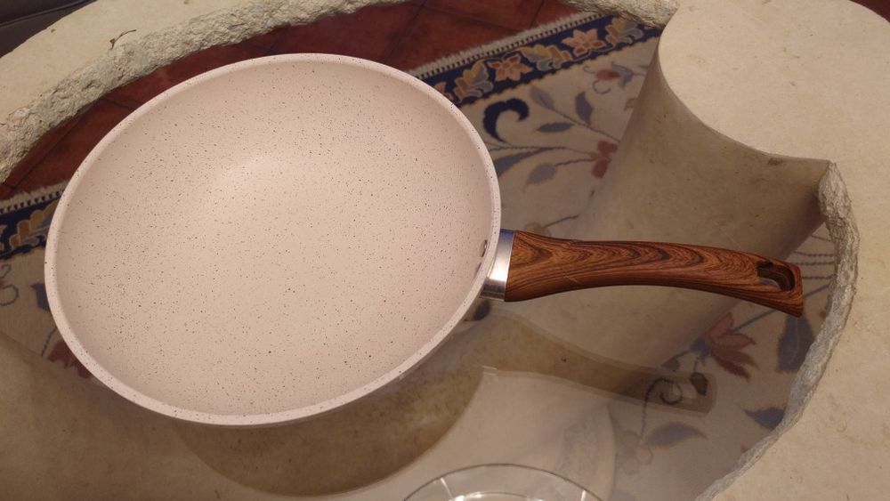 Frigideira Antiaderente Tipo Wok