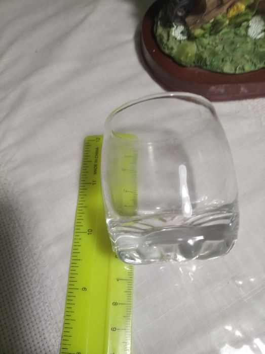 Стакан и рюмочки.