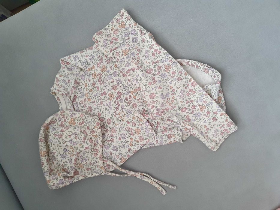 Komplecik w kwiatuszki