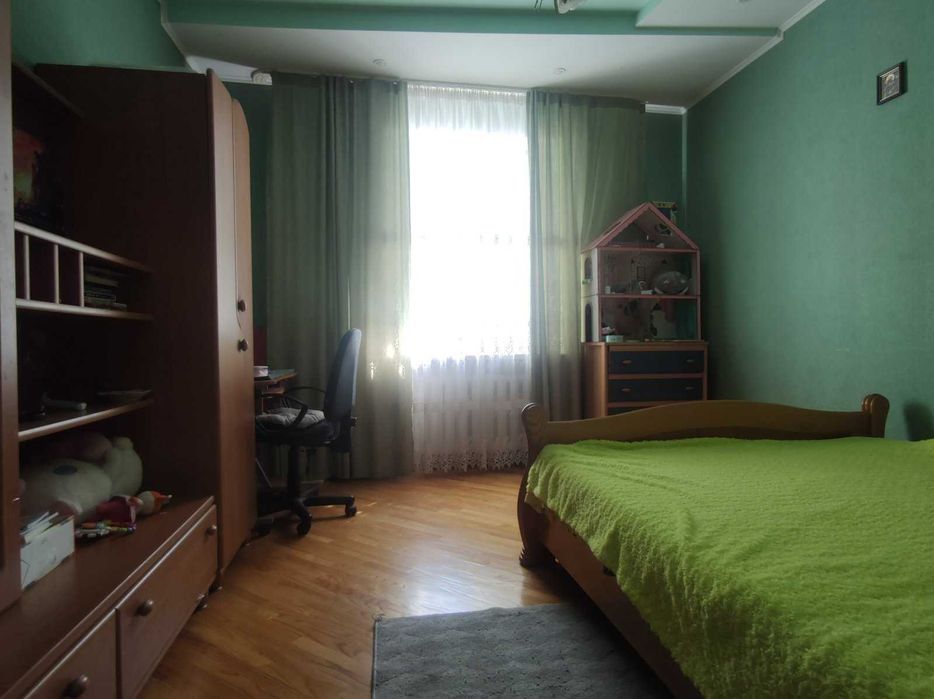 Продаж  просторого будинку, можливо по програмі єВідновлення