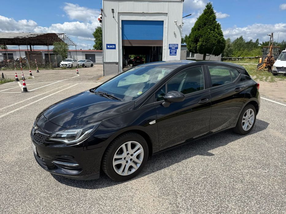 Opel Astra Klimatyzacja Nawigacja Ledy Tempomat Podgrzewane Fotele i Kierownica