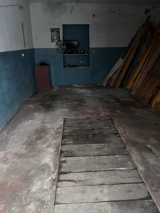 Гараж з погребом і смотровою ямою,поштукатурений з вентиляцією
