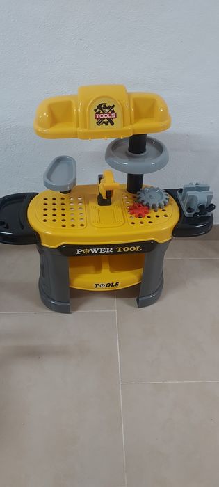 Mesa de ferramentas crianca