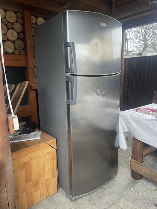 Холодильник Whirlpool