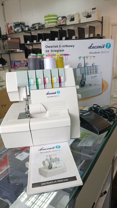 Швейна машинка (оверлок) Lucznik 820 D-5