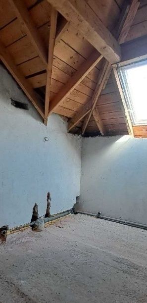 Продається добротній будинок в селі Угринів район Пасічної