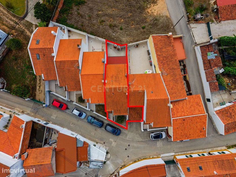 Moradia T2 com Garagem Privativa - Maiorga, Alcobaça