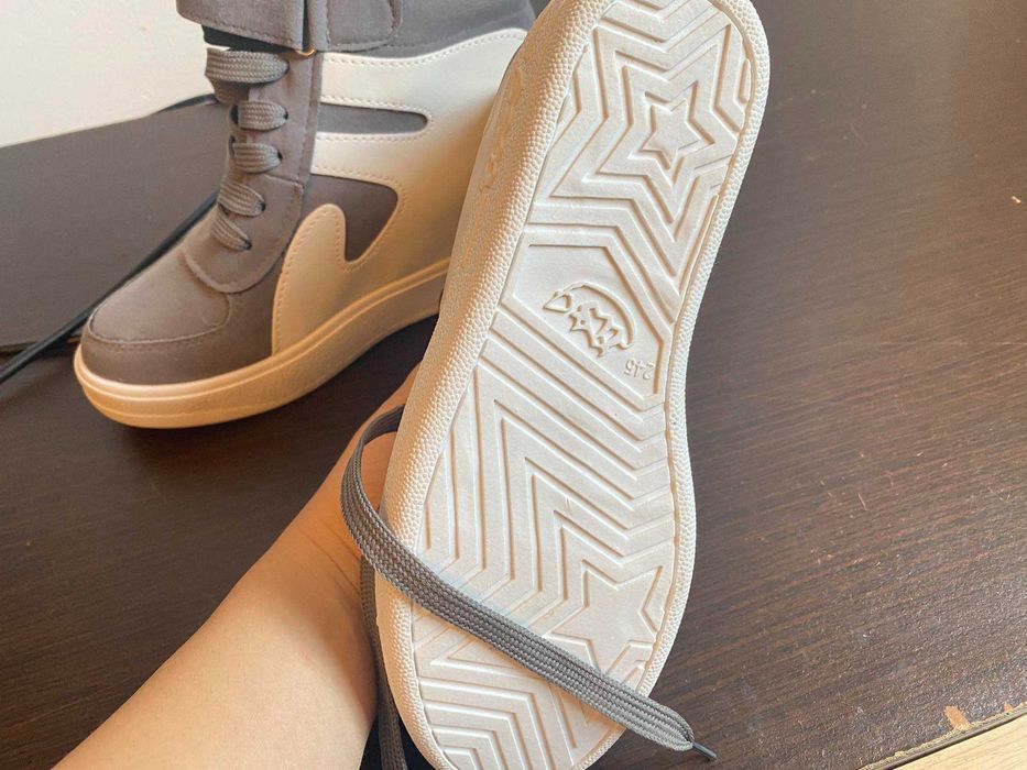 Buty za kostkę szaro - białe