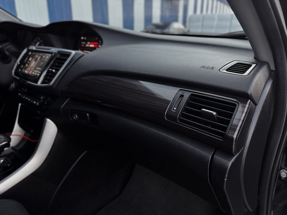 Продам авто HONDA ACCORD  2016 рестайлинг 34к пробега