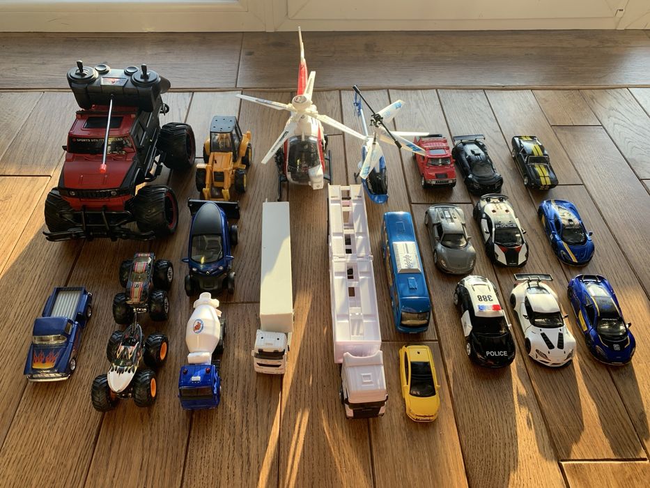 Іграшки/транспорт для хлопчика