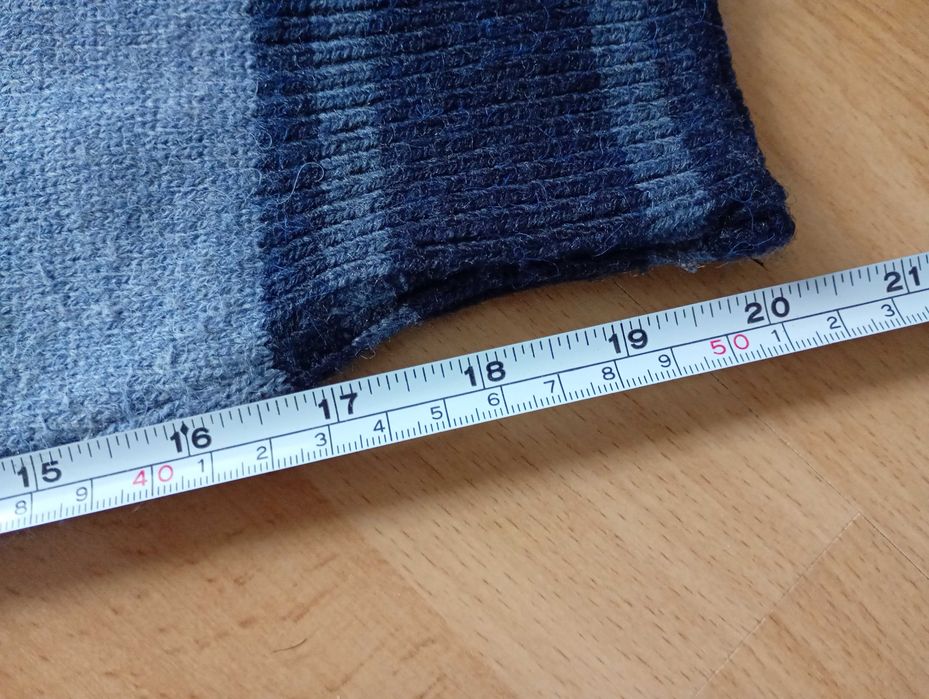 Sweter niebieski