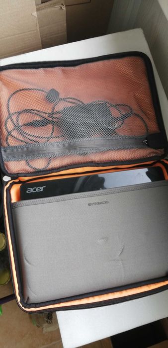 Нетбук Acer Aspire One D270 + сумка