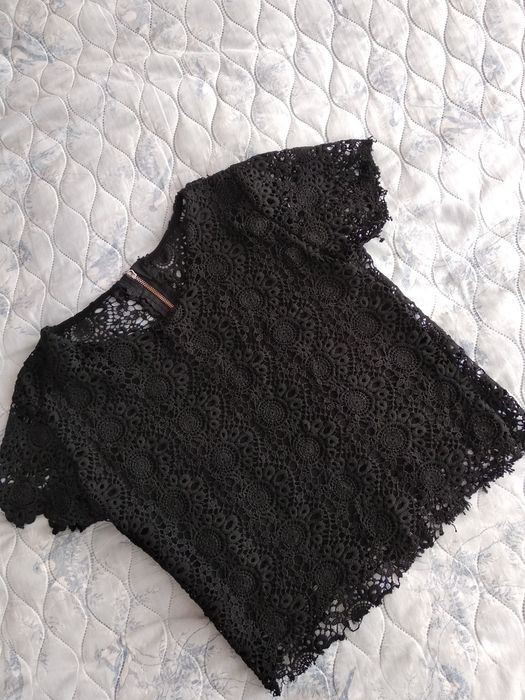 Топ жіночий в чорному кольорі