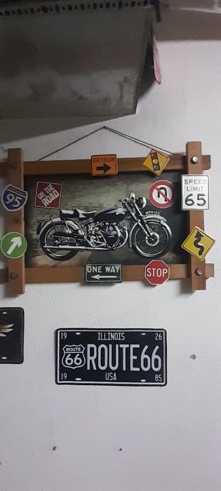 Quadro.moto  em madeira