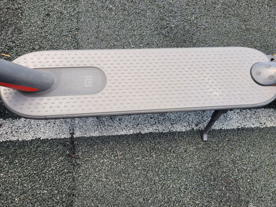 Продам самокат Xiaomi Mi Electric Scooter 1S