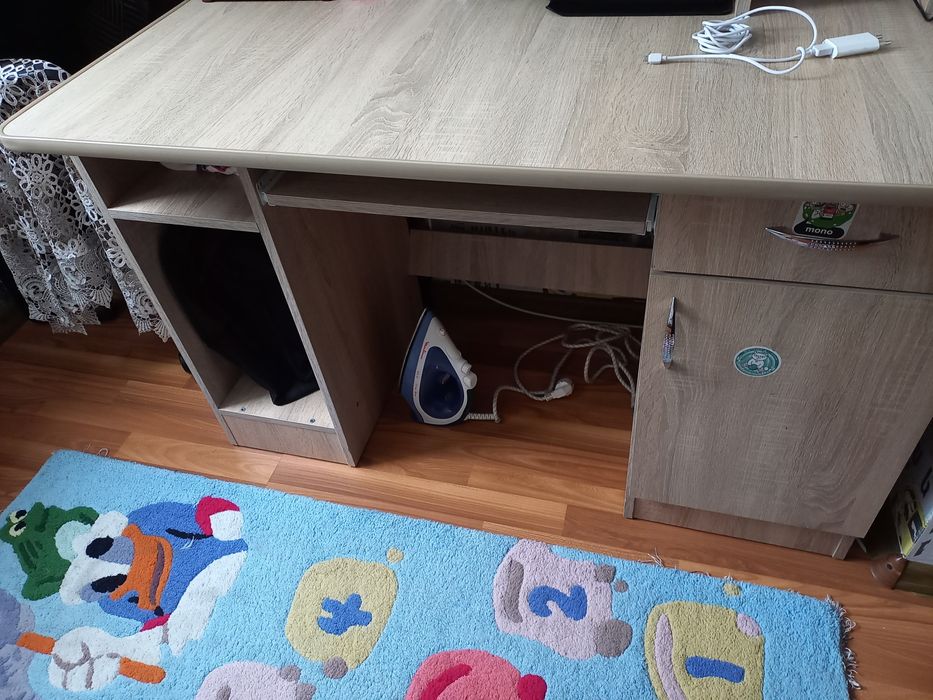 Продаєтся столик більше фото у приват