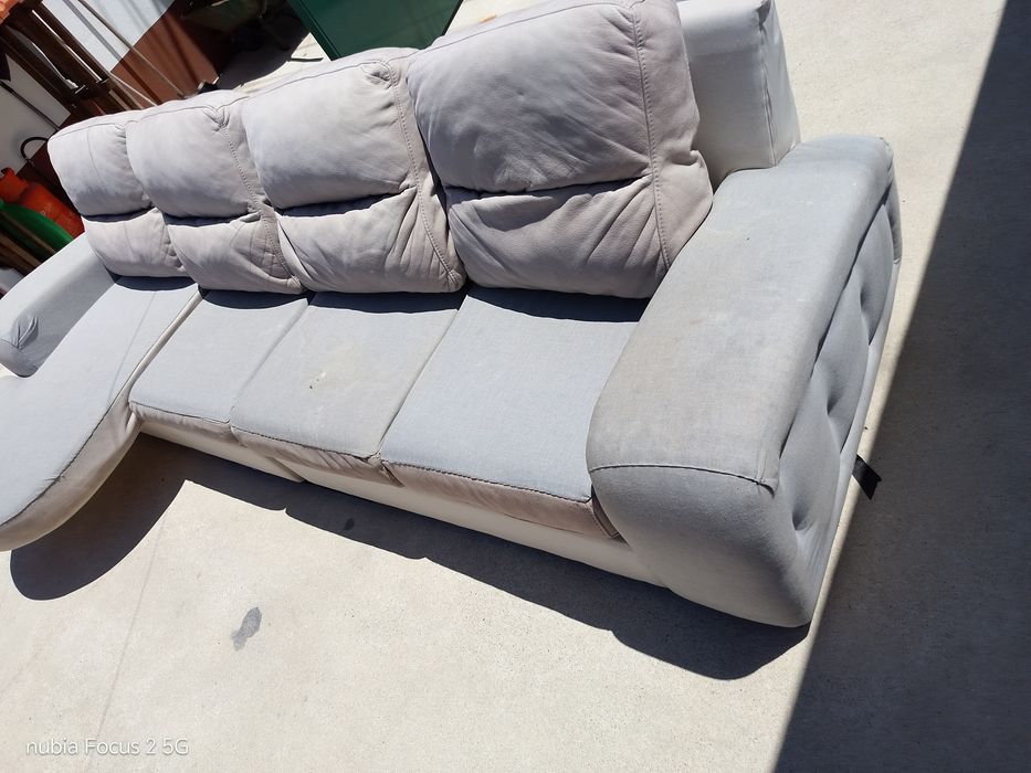 Sofa chaise longue  com dois bancos centrais  deslizantes