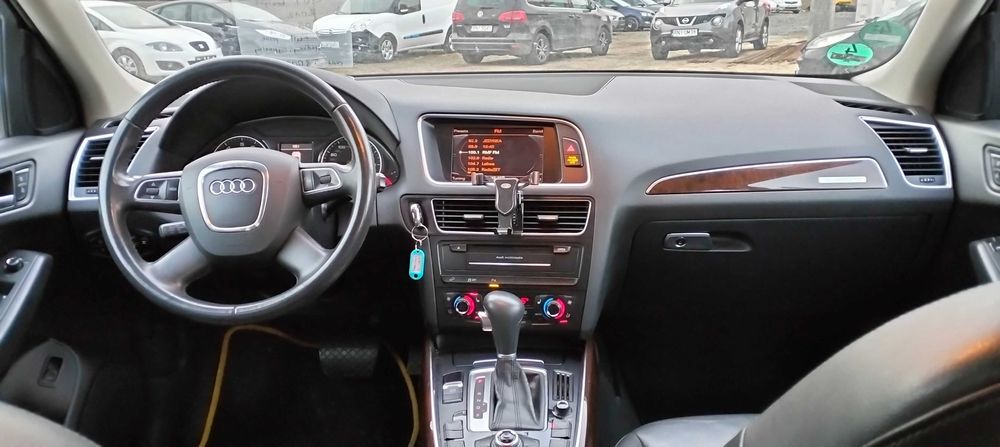 Audi Q5 quattro 2.0T.  Fuullll