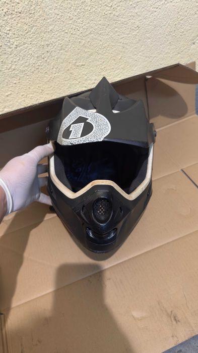 Capacete Sixsixone 661 c/ forro cetim - trotinete/BTT