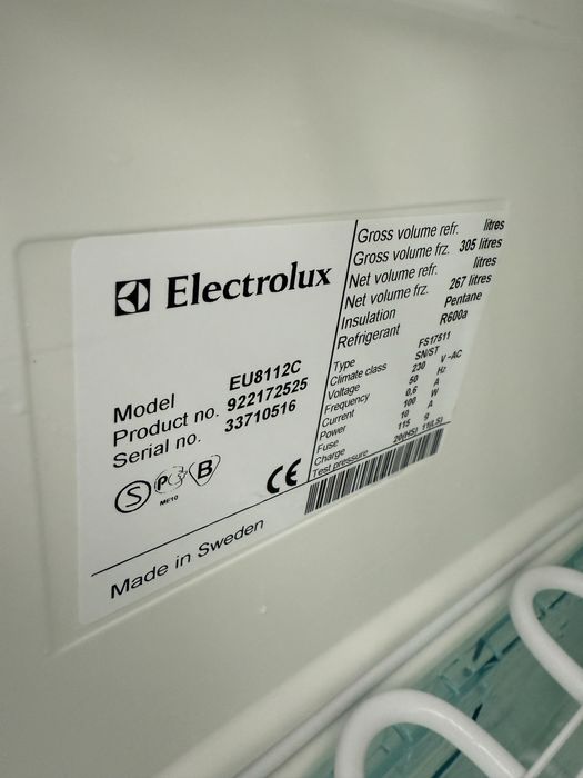 Морозильна камера Elektrolux EU8112C