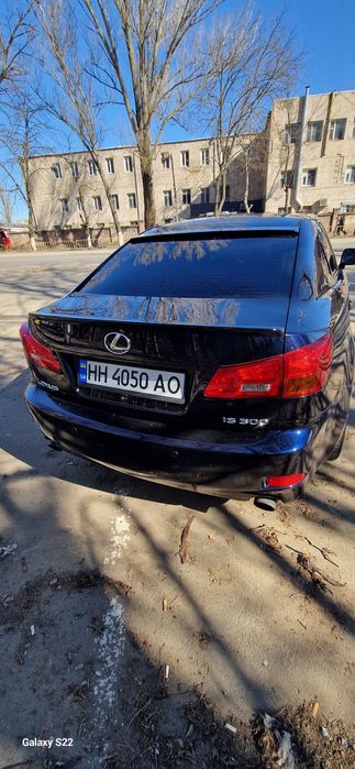 Подам или обменяю Лексус IS300