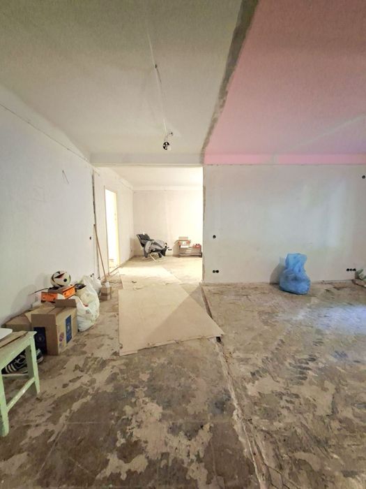 Продаж! 3-кімн кв по вул Світлій 18000$