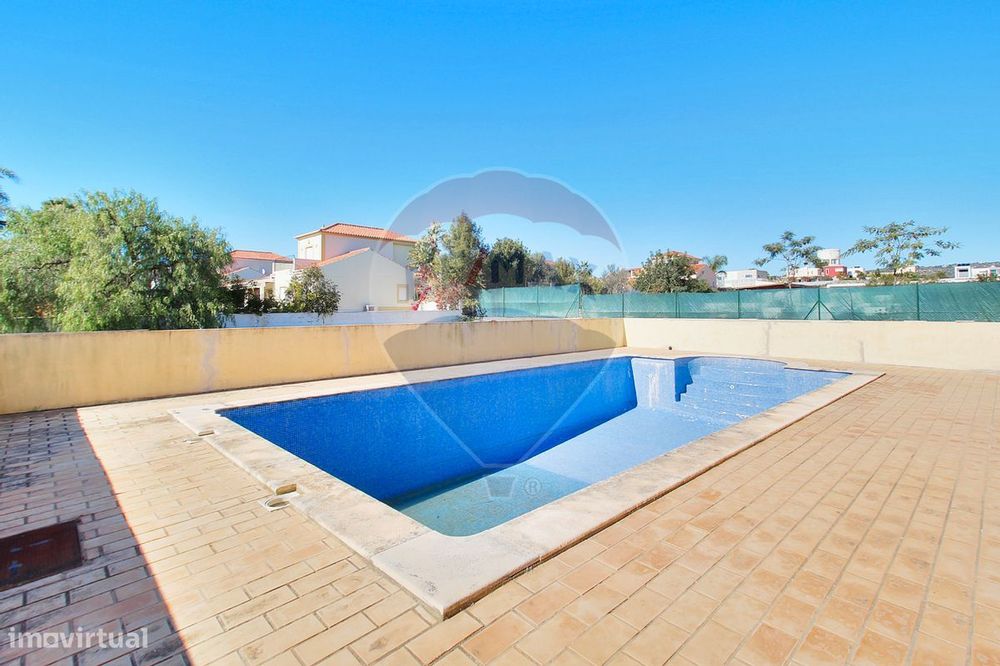 Moradia T4 para venda