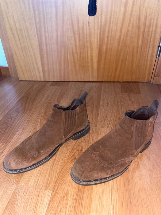 VENDEM-SE BOTAS CAMURÇA TAMANHO 42