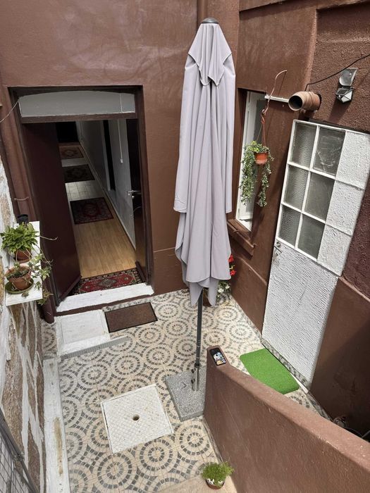 Arrenda-se Studio na Rua de Costa Cabral (Areosa) – Pronto a habitar