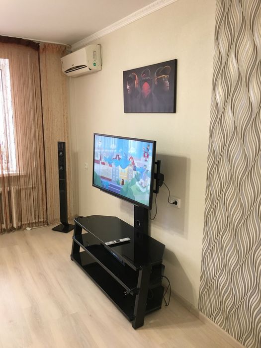 Центр район автовокзала, 5 минут от Курорта.