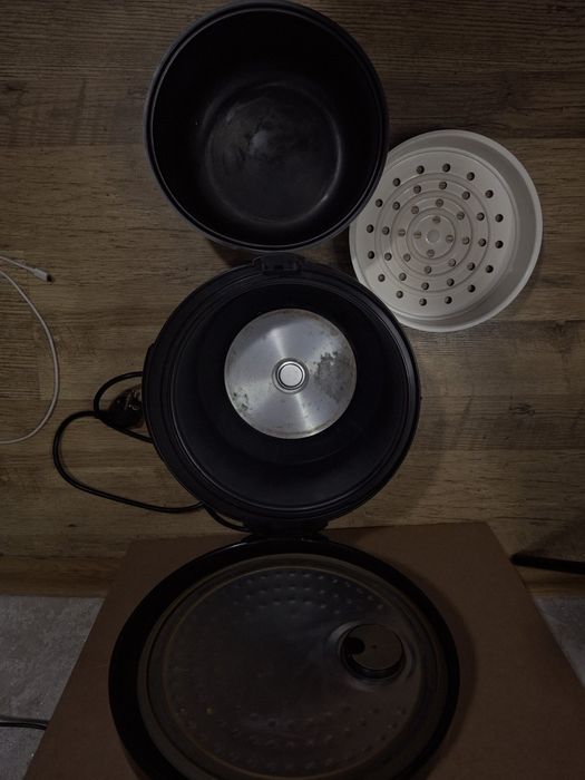 Продам мультиварку redmond rmc-20