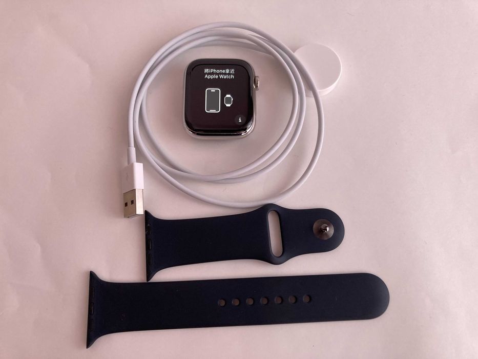Apple Watch Series 7 - 45mm GPS LTE em AÇO