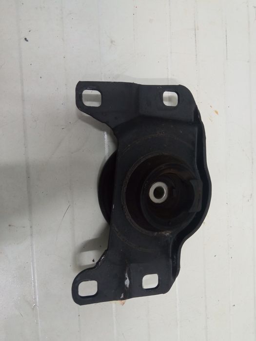 Łapa poduszka skrzyni biegów Ford Kuga MK2 Lift 2.0 TDCI