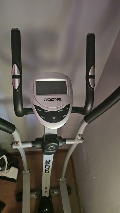 Elíptica em Bom Estado – Ideal para Treino em Casa